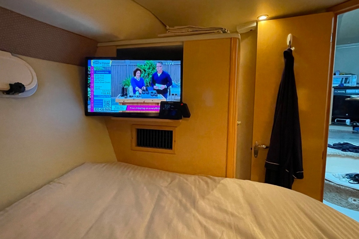 2002 Bayliner 3488 Command Bridge, 9
