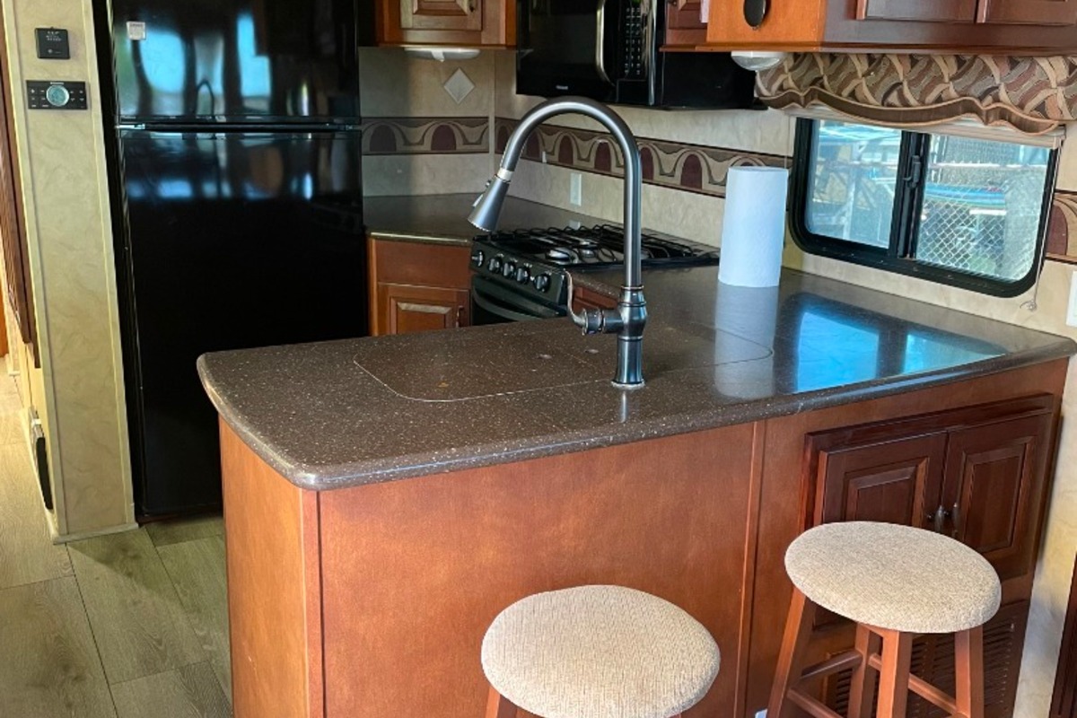 2012 Forest River Cedar Creek 40 CFL (Cottage), 4