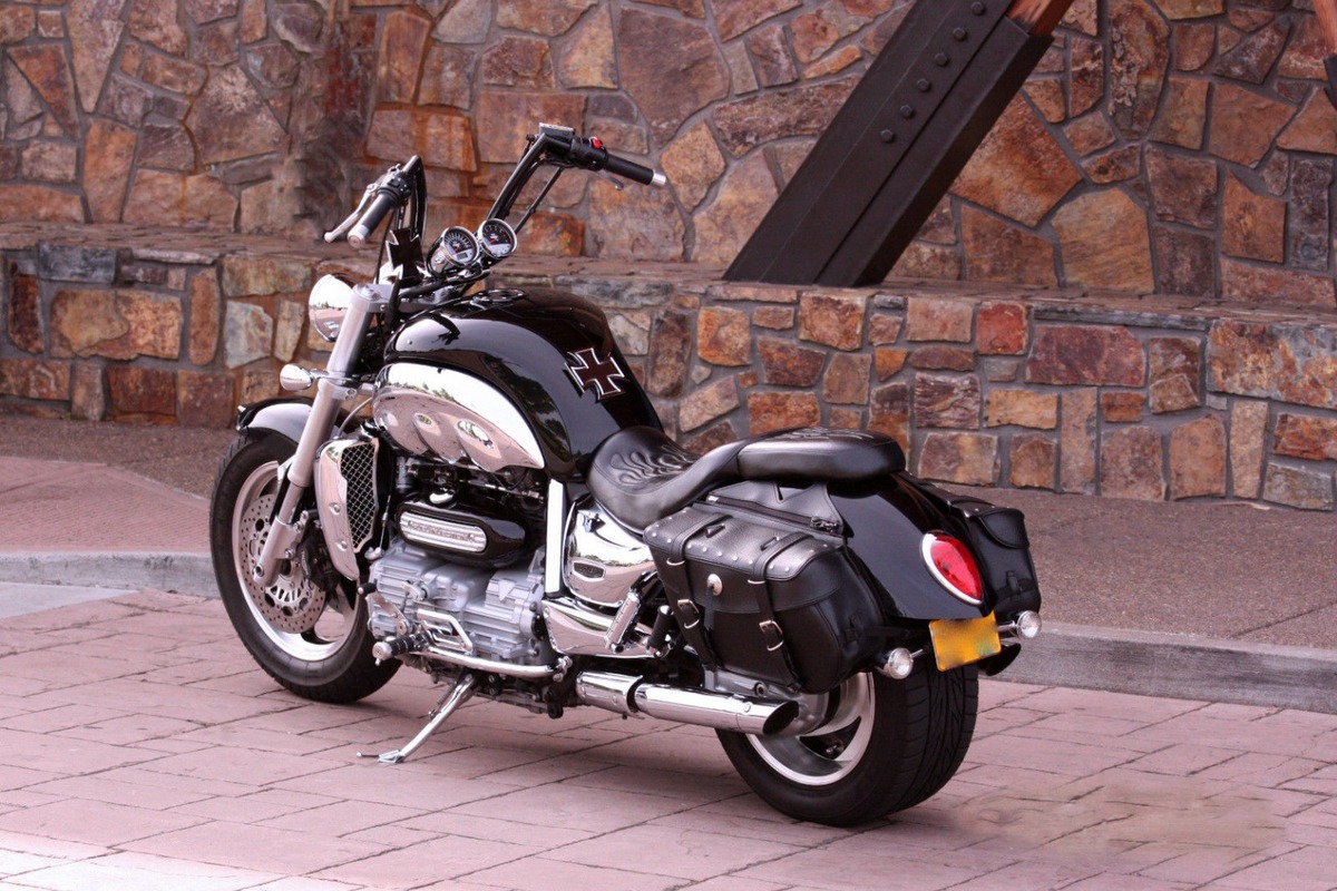 2006 Triumph Rocket III, 3