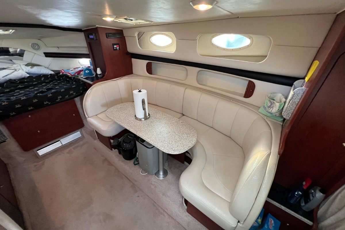 2002 Rinker 342 Fiesta Vee, 32