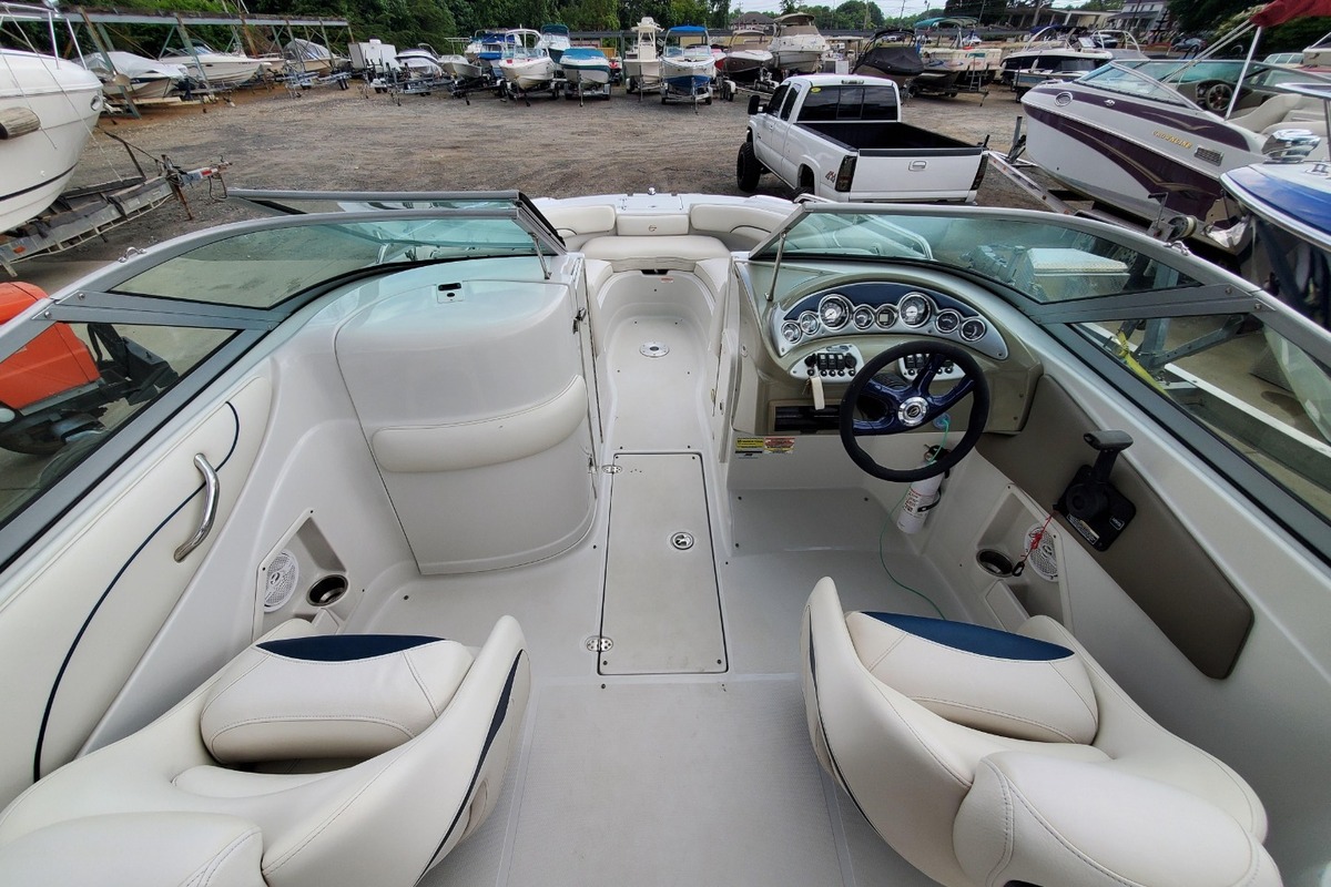 2007 Crownline 220 EX, 7