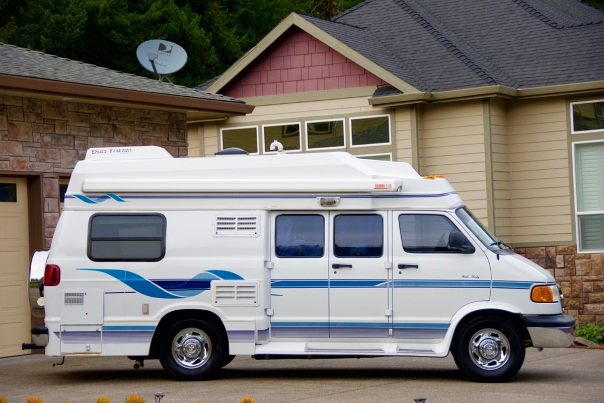 1999 Coach House 192KS Wide-Body, 1