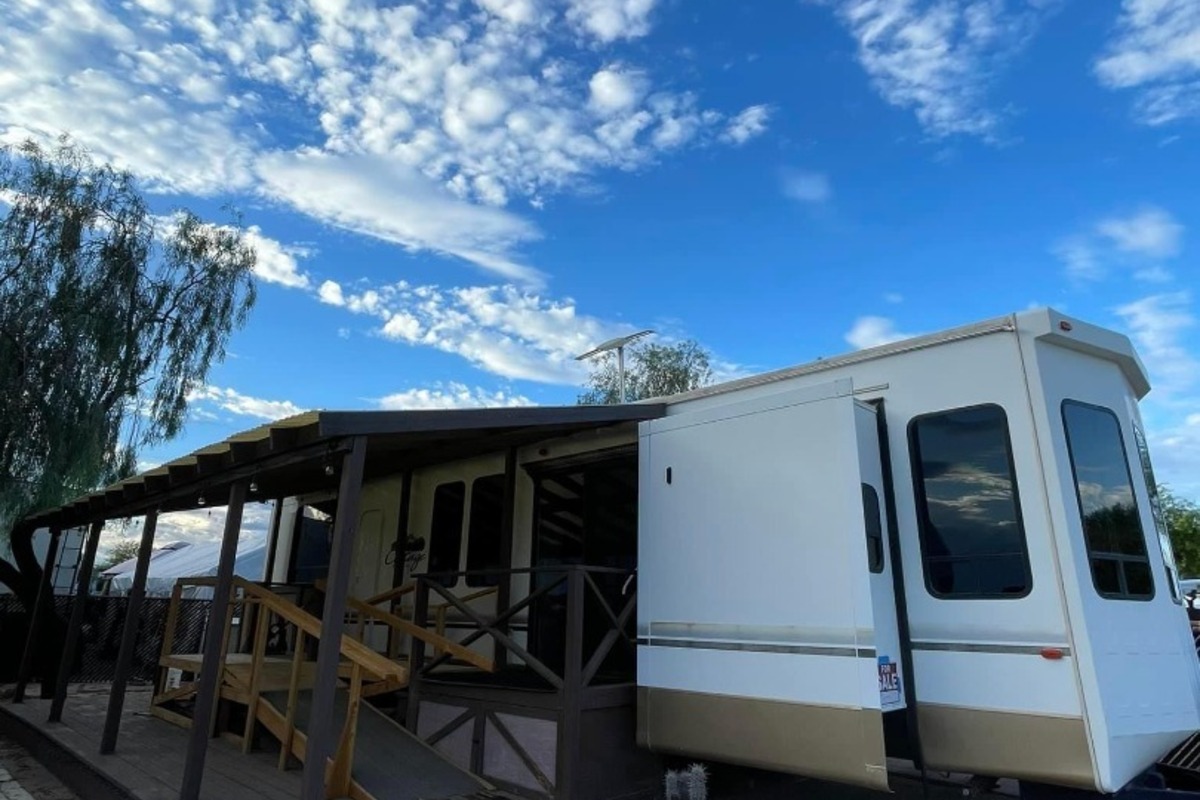 2012 Forest River Cedar Creek 40 CFL (Cottage), 1