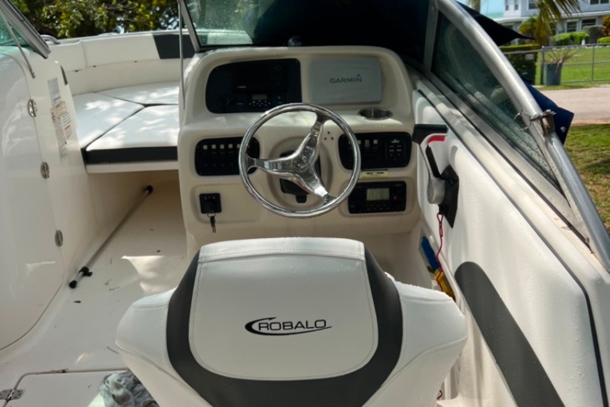 2016 Robalo 227 DC, 5