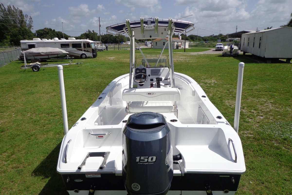 2014 Sea Hunt Triton 210, 2