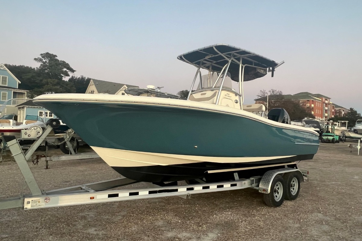 2016 Pioneer 222 Sportfish, 0
