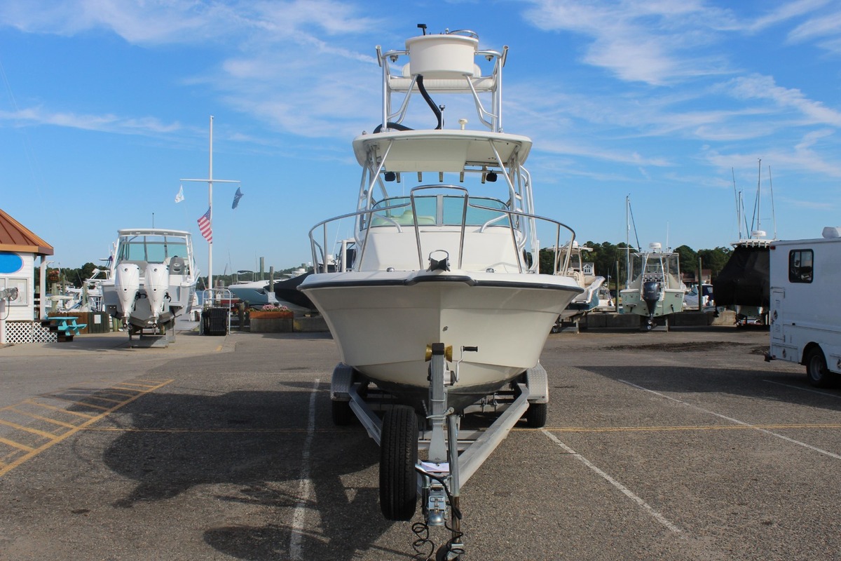 2004 Hydra-Sports Custom 230 WA, 2