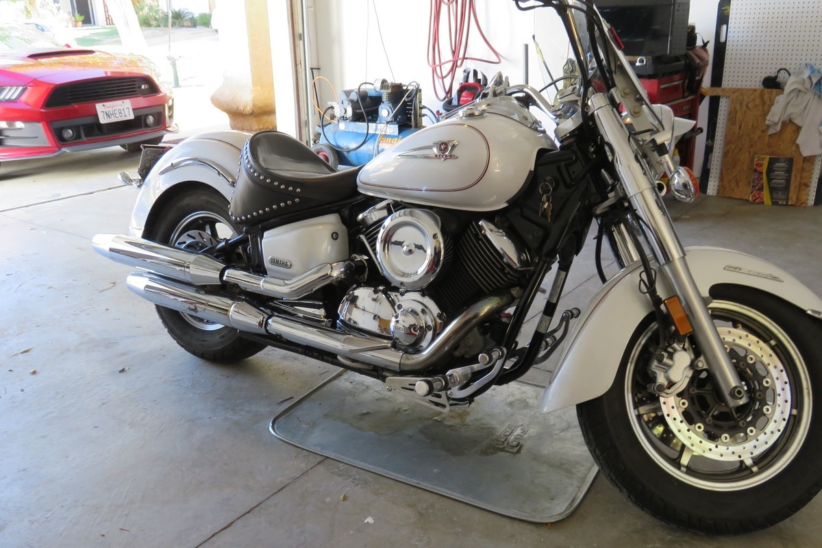 2005 Yamaha 1100 V Star Classic, 1
