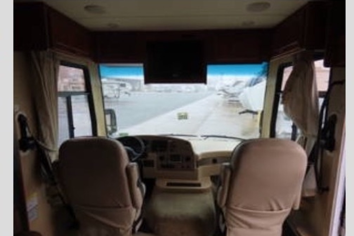 2009 Monoco Safari Simba M-30sFS, 6