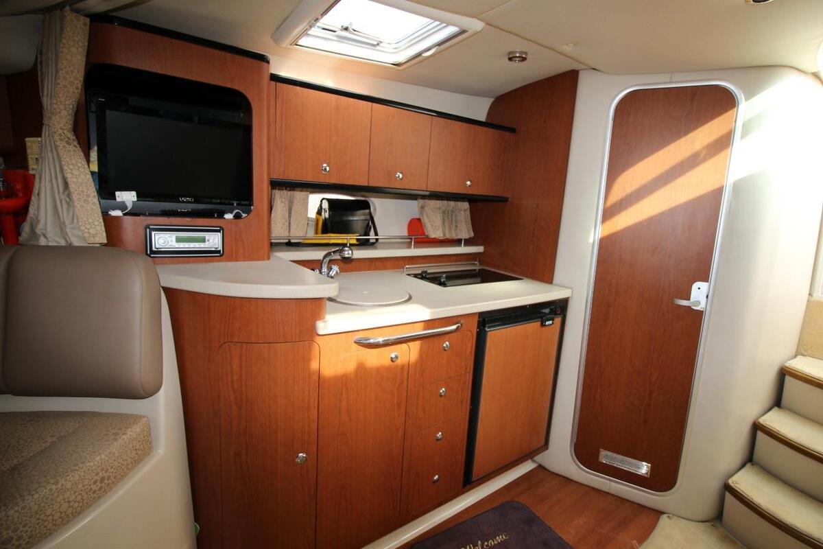 2003 Chaparral 320 Signature, 6