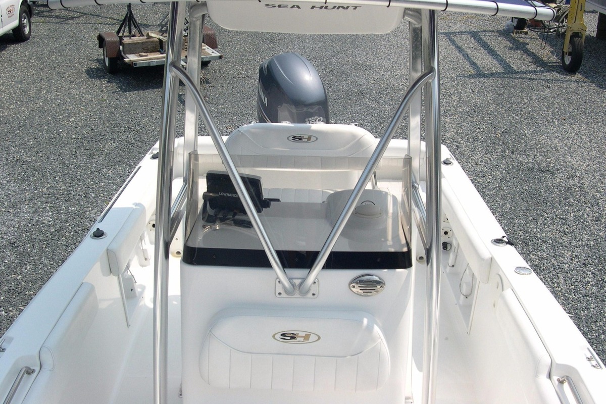 2012 Sea Hunt 210 Triton, 4