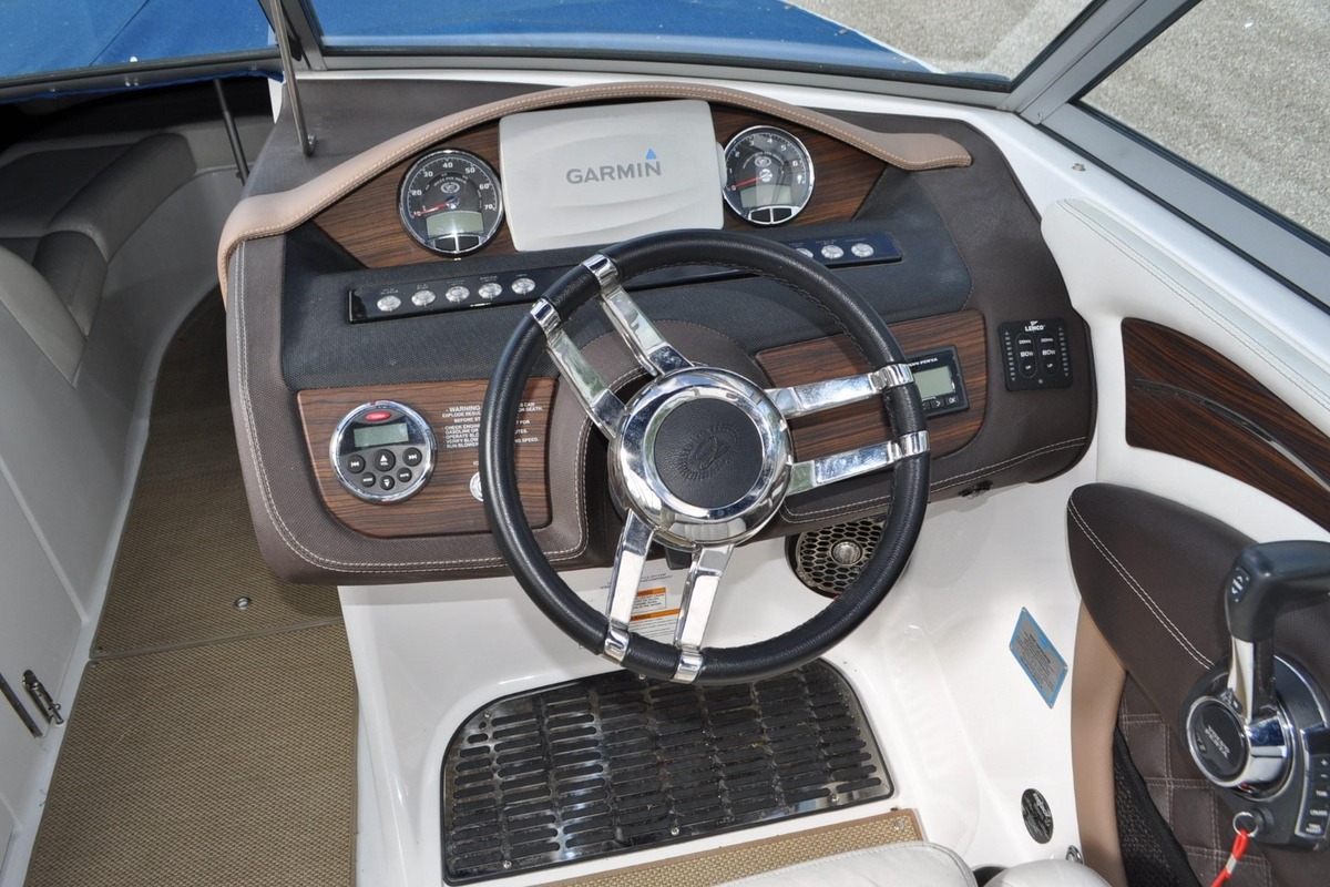 2014 Cobalt Boats A28 BIG POWER, 4