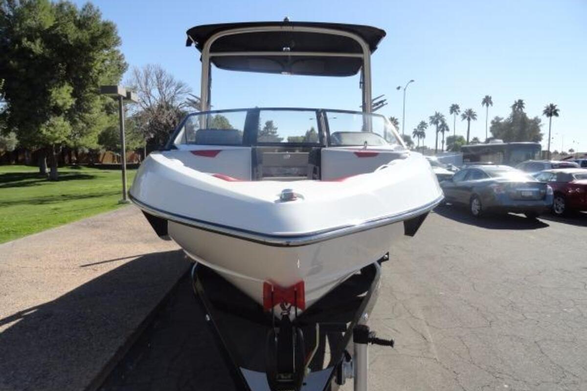 2016 Malibu Wakesetter 22 VLX, 2