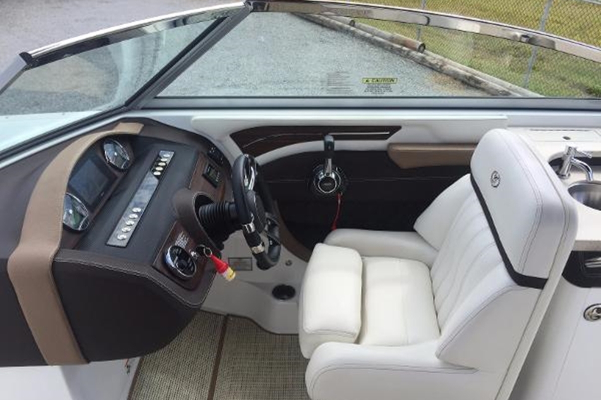 2016 Cobalt Boats A28, 11