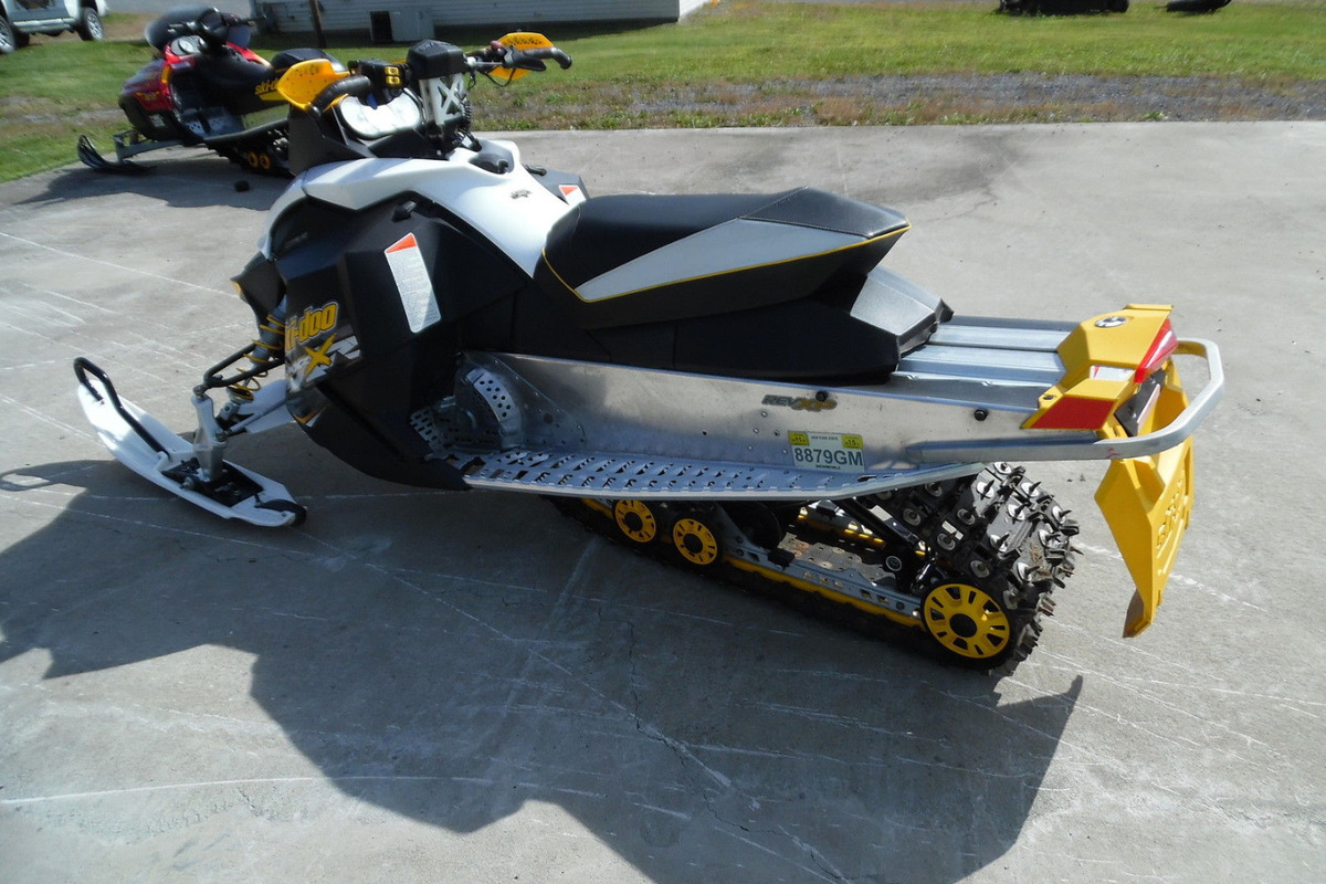 2009 Ski-Doo MXZ X, 2