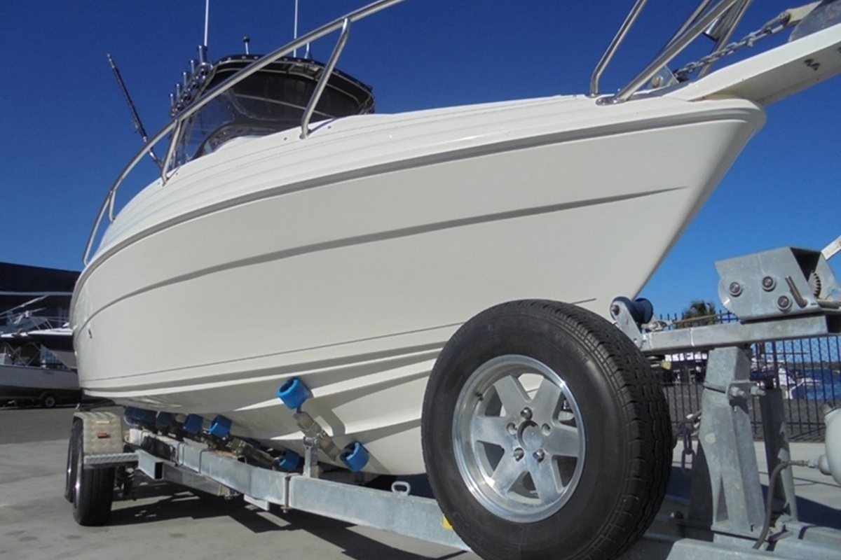 1998 Seafarer 6.8M Voyager, 6