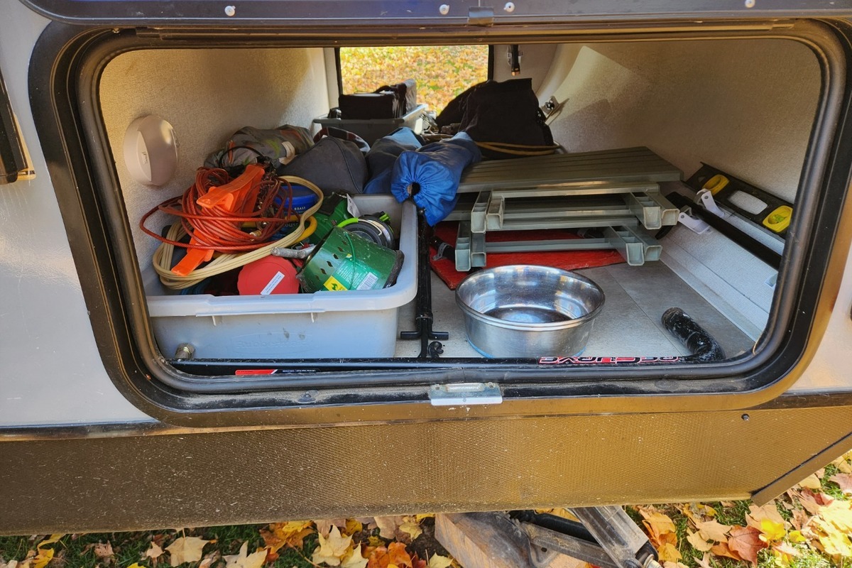 2021 Coachmen Apex 300 BHS, 3