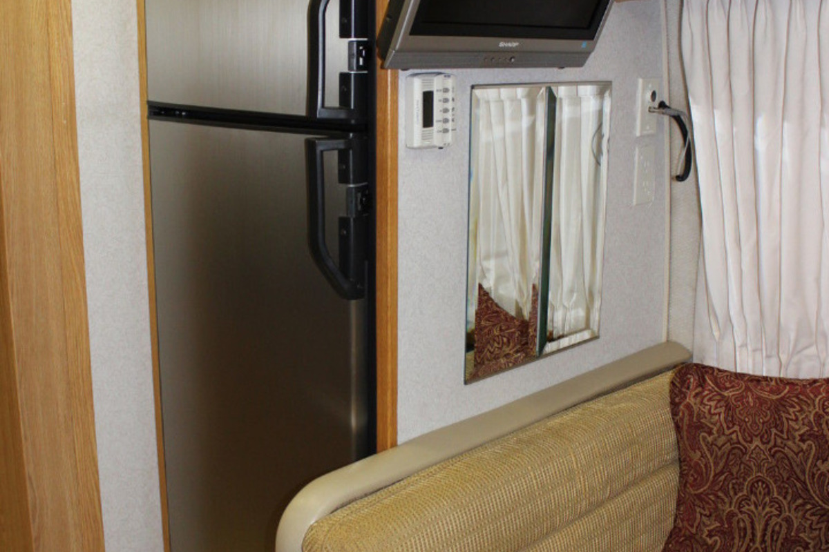 2005 Airstream Classic, 10