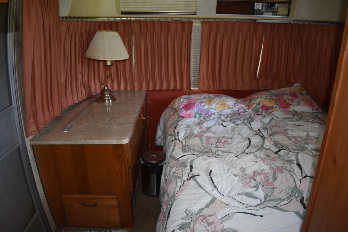 1986 Airstream Excella Classic, 10