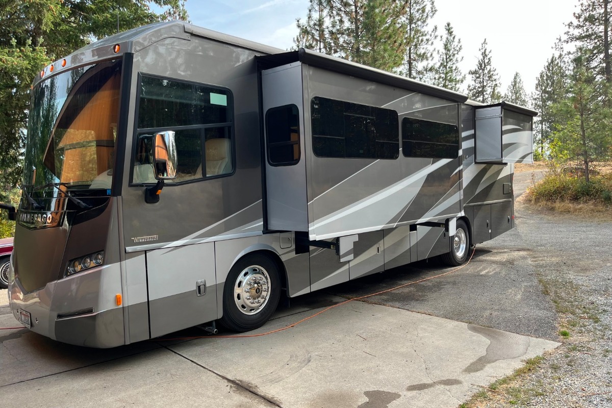 2015 Winnebago Journey 36M Diesel, 3