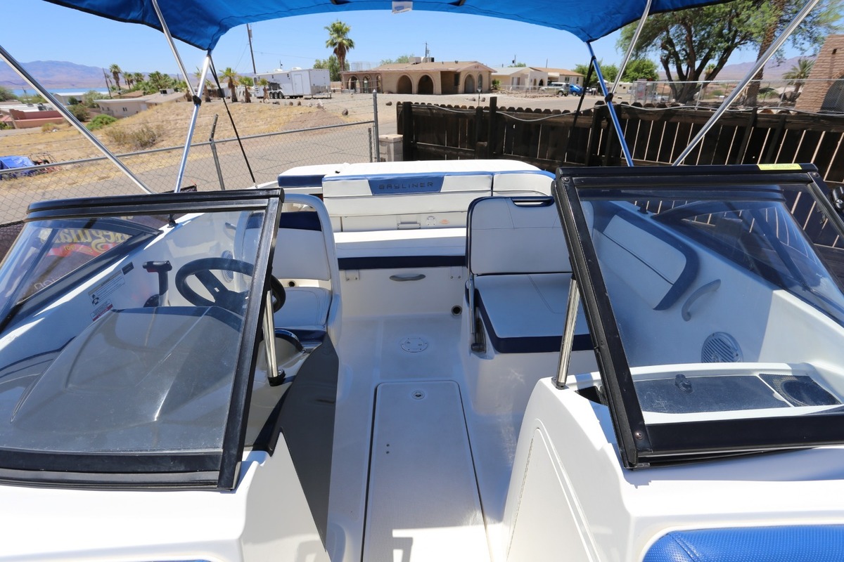 2016 Bayliner VR5, 13