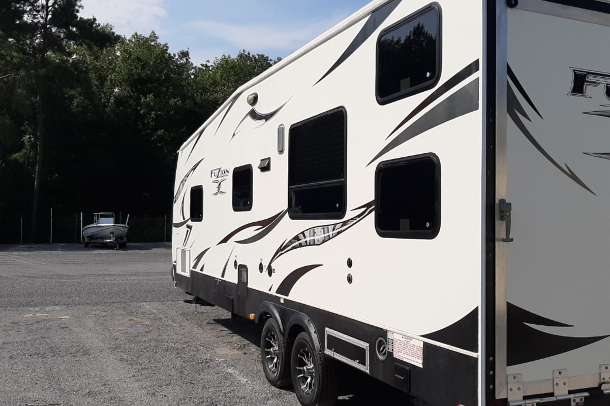 2014 Keystone Fuzion 260, 3