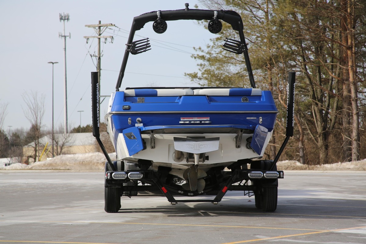 2021 Axis T22, 2