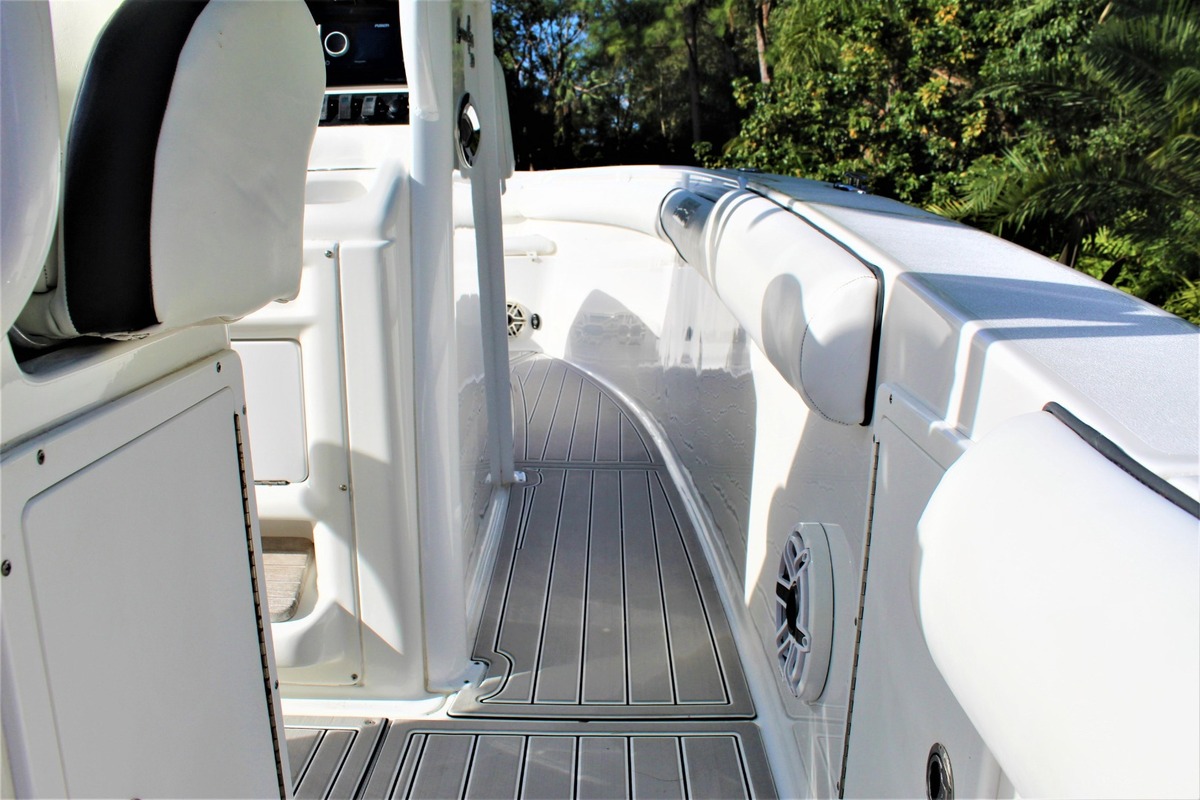 2014 Sea Hunt Gamefish 30, 9