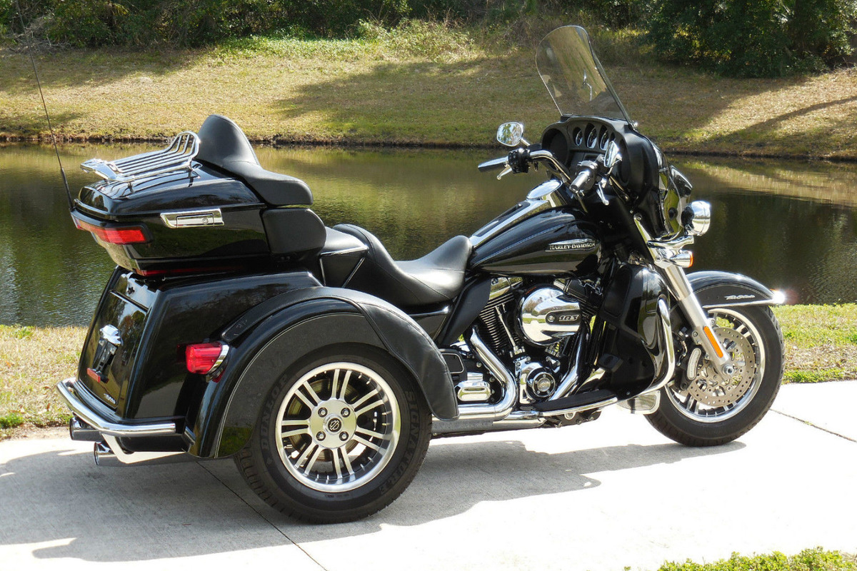 2014 Harley-Davidson Touring, 1