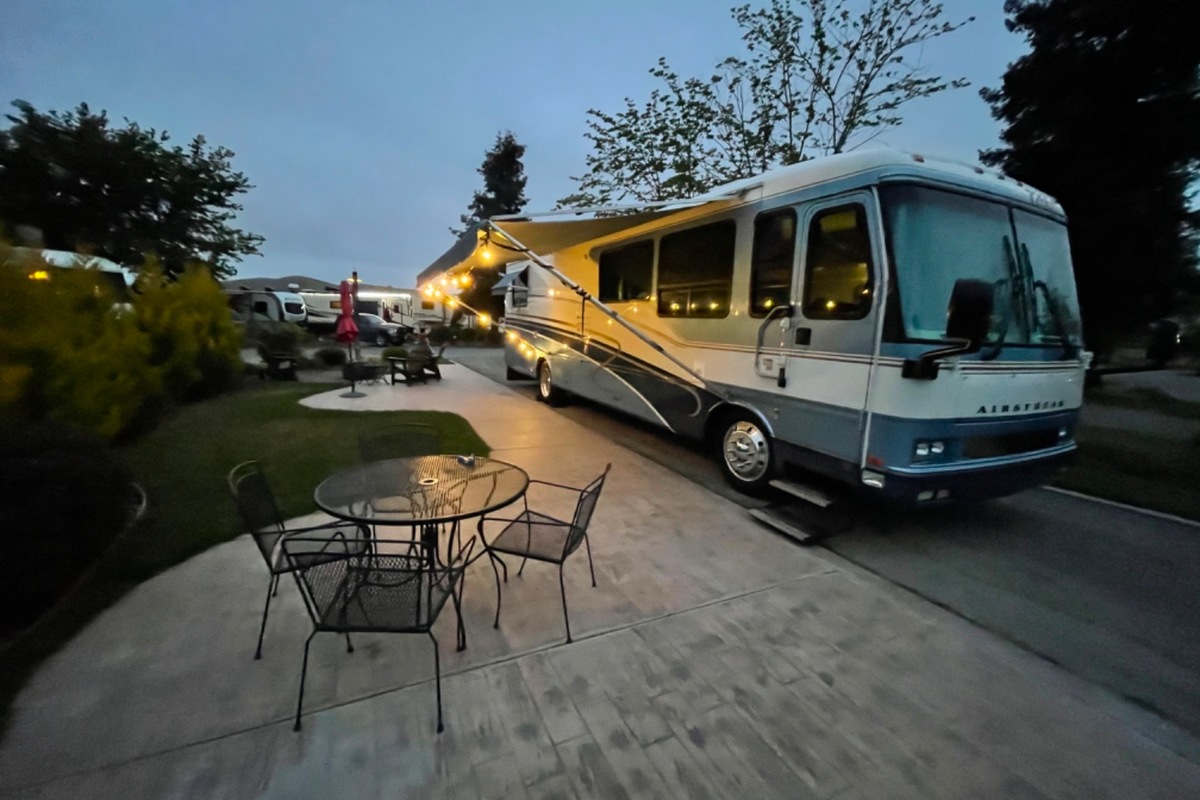 1999 Airstream CUTTER Diesel Pusher w/ Slide in Waldport, OR