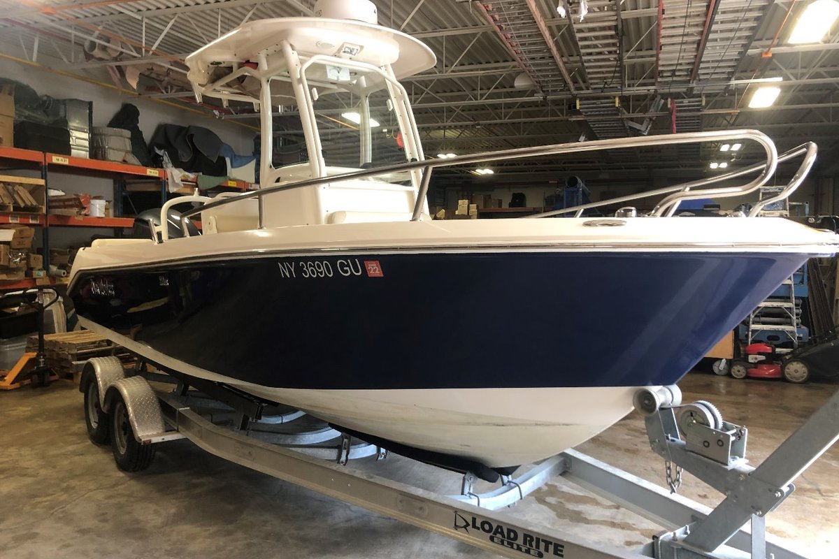 2011 Everglades Boats 230CC Center Console, 4