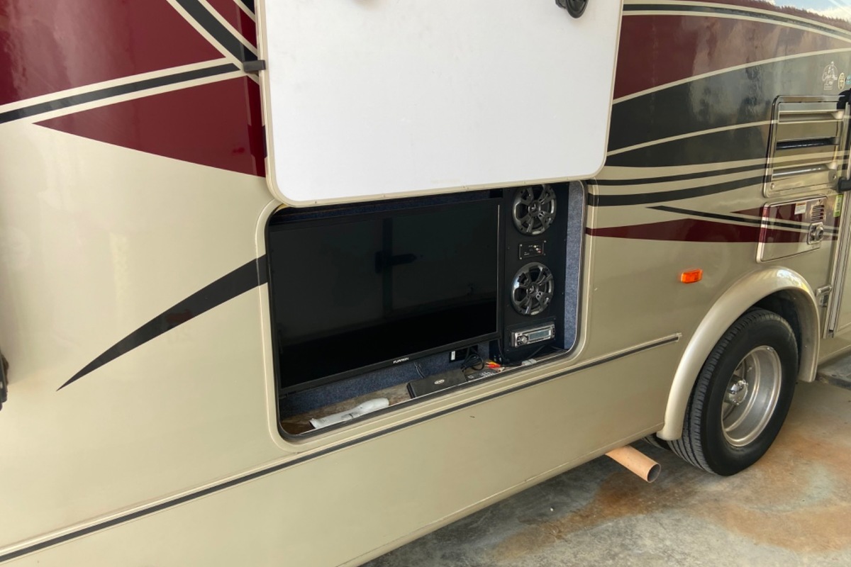 2015 Coleman Concorde 300ts, 2