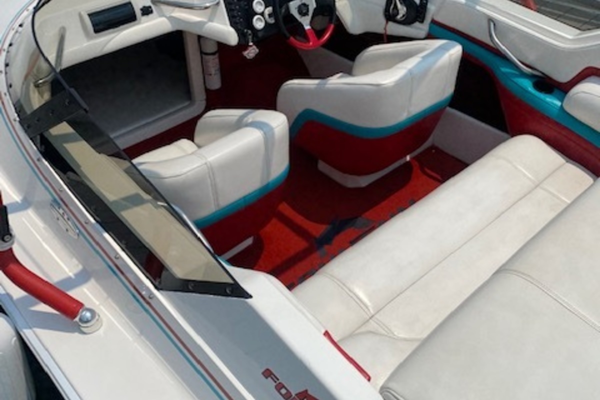 1995 Fountain 24 CS, 4