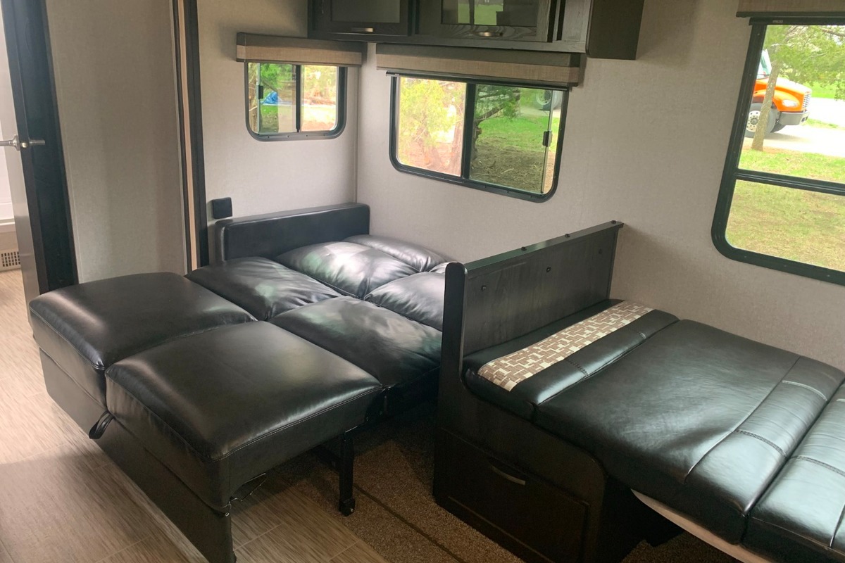 2021 Forest River Surveyor 287BHSS Luxury in Overland Park, KS