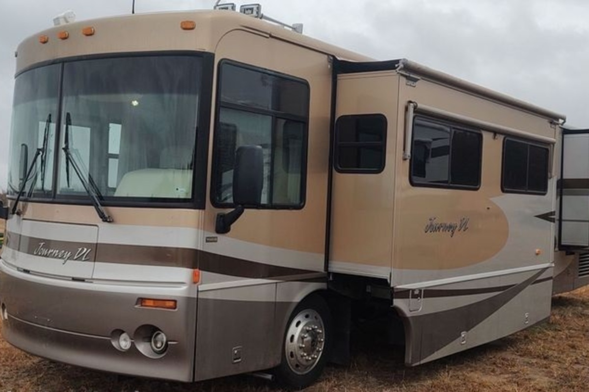 2003 Winnebago Journey DL RV, 0