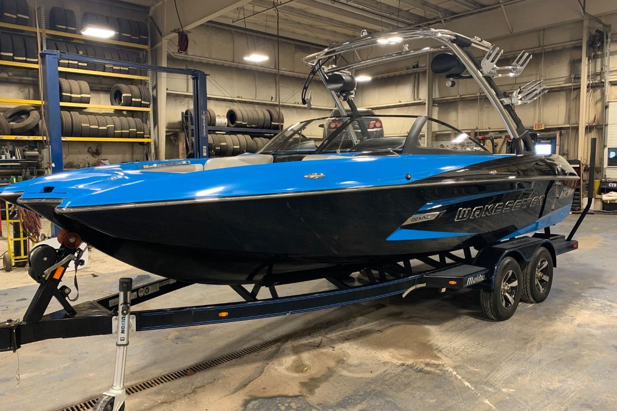 2014 Malibu Wakesetter 22 MXZ, 0