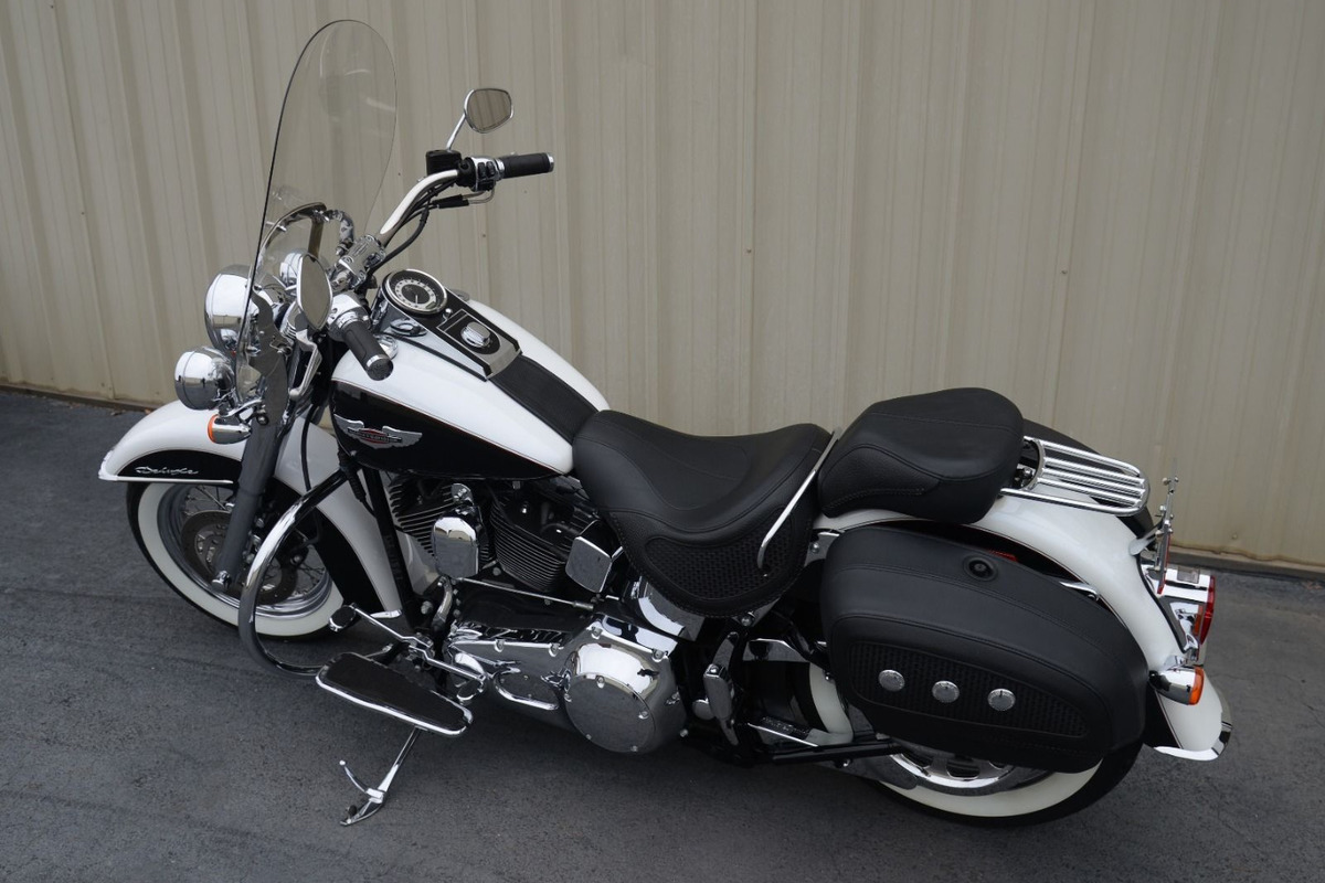 2005 Harley-Davidson Softail, 1