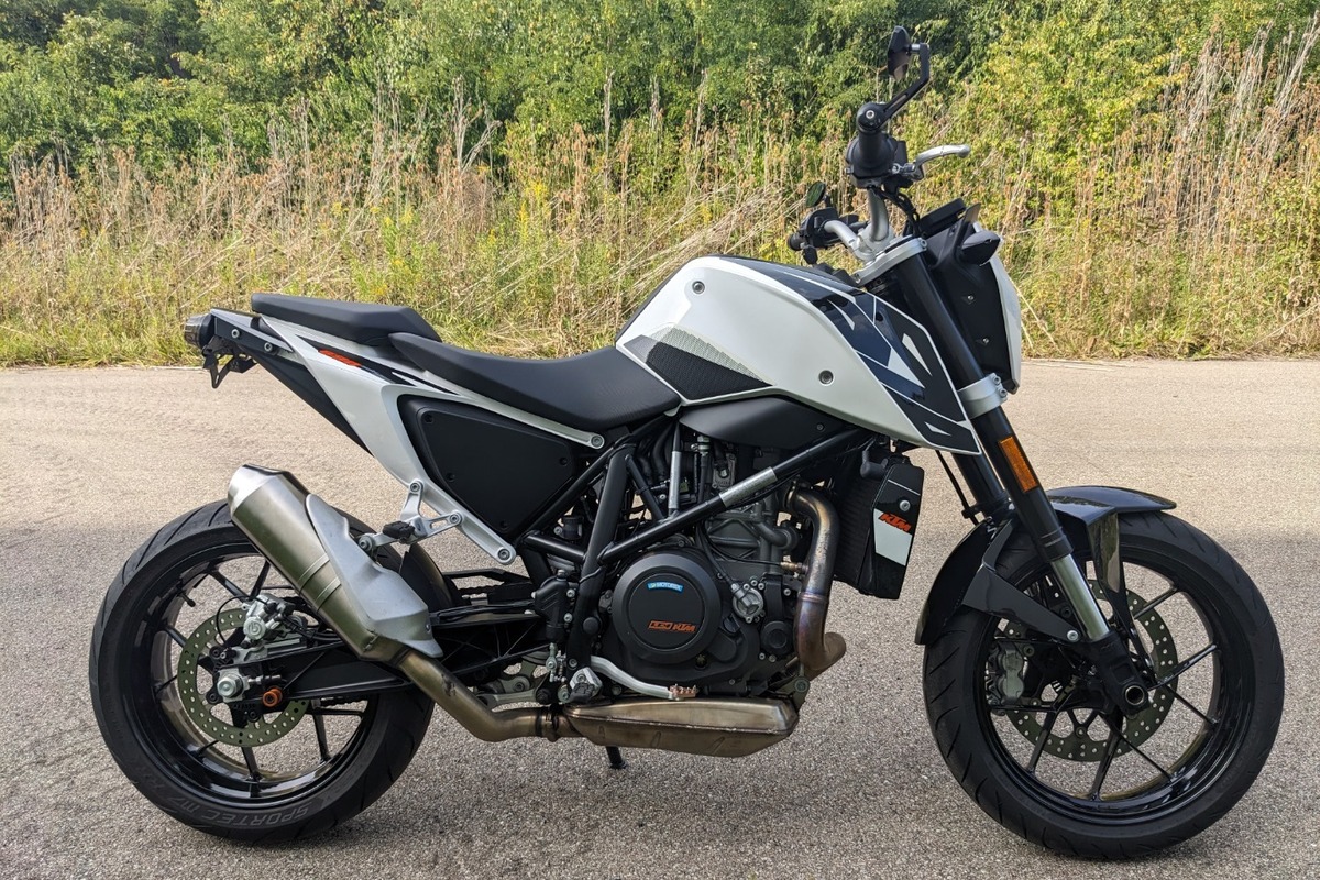 2017 KTM Duke 690, 0