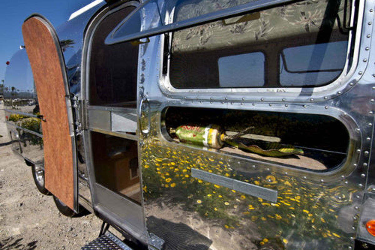 1970 Airstream Caravanner Land Yacht, 1