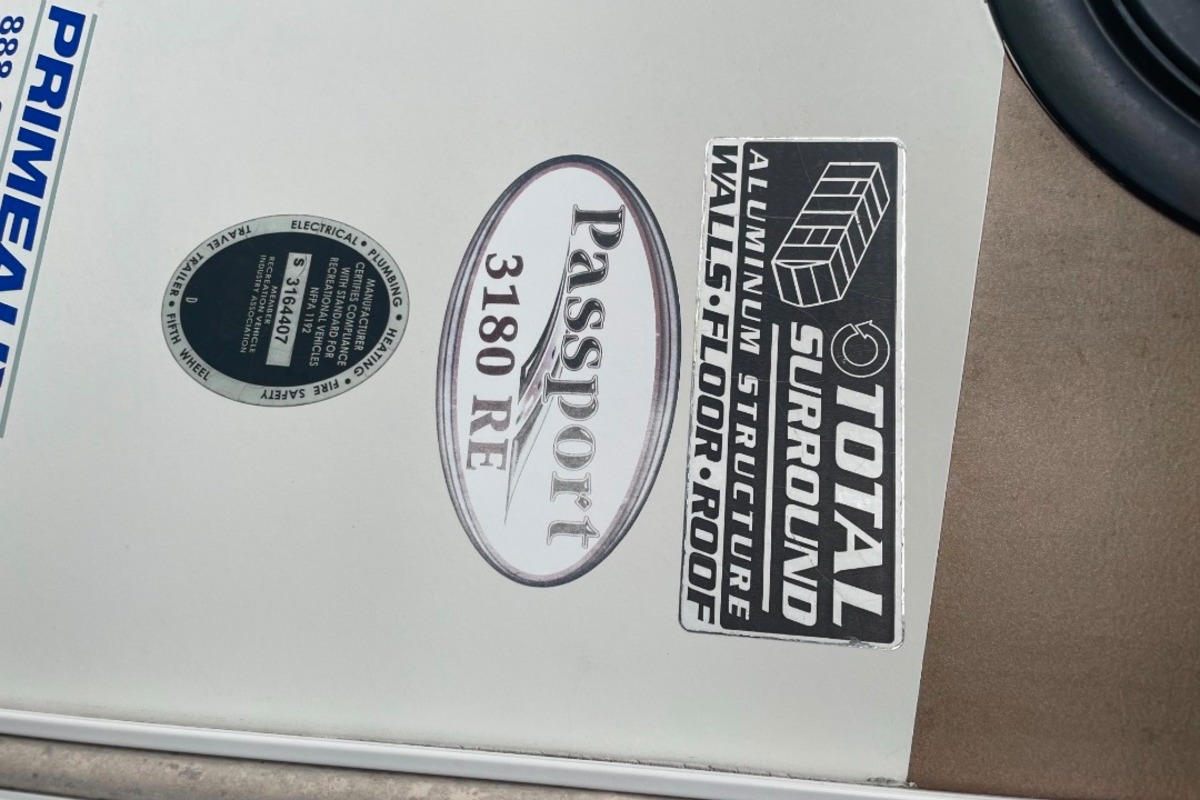 2013 KEYSTONE PASSPORT ULTRALITE, 4