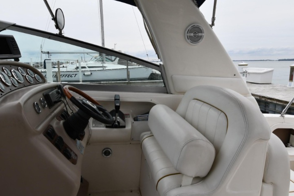 2001 Sea Ray 290 Sundancer, 21