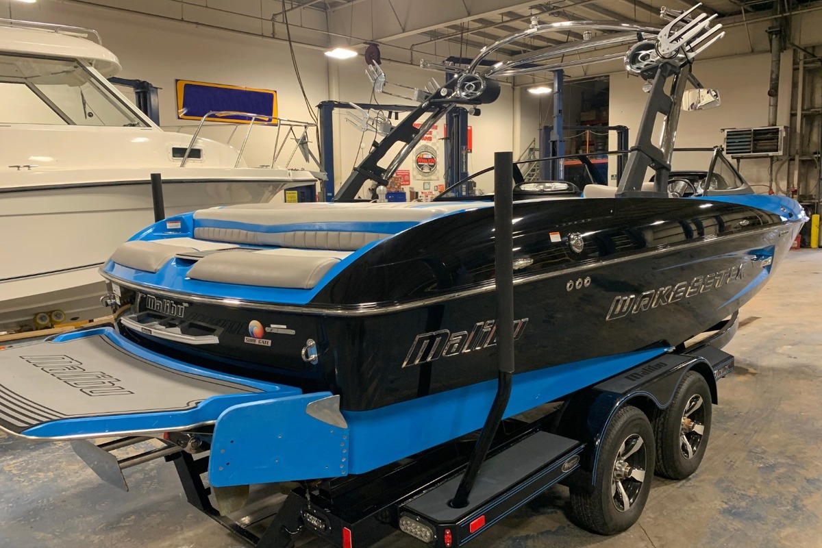 2014 Malibu Wakesetter 22 MXZ, 2