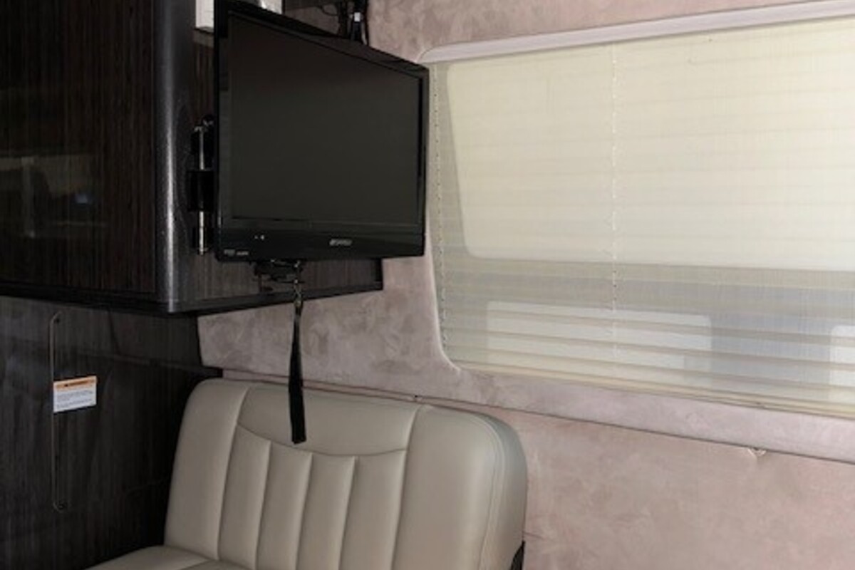 2013 Airstream Interstate 24 Lounge EXT, 5