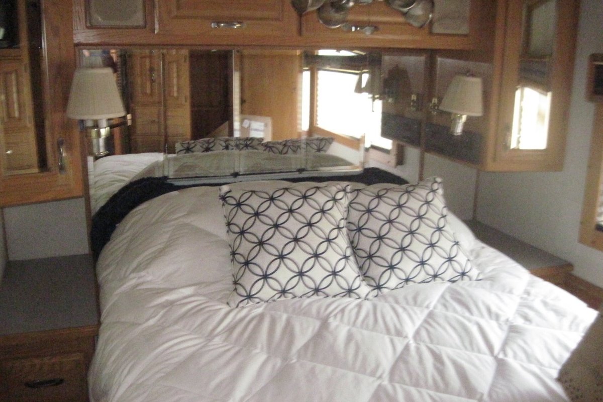 1991 American Eagle Fleetwood, 9