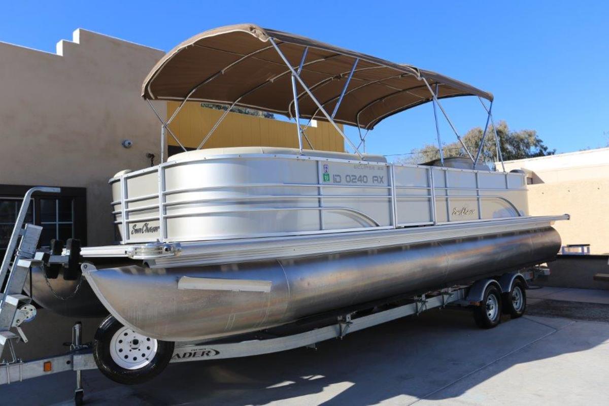 2016 Smoker Craft Sunchaser Eclipse 25, 30