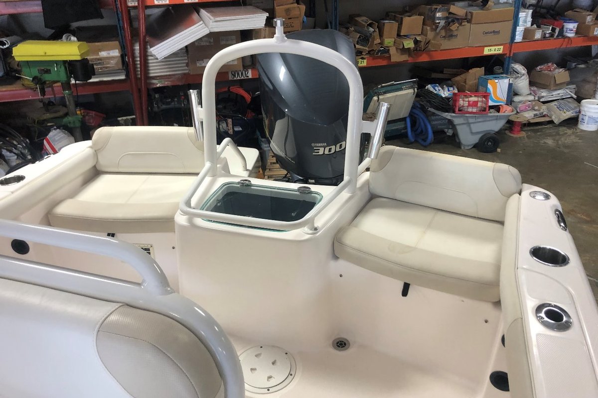 2011 Everglades Boats 230CC Center Console, 2