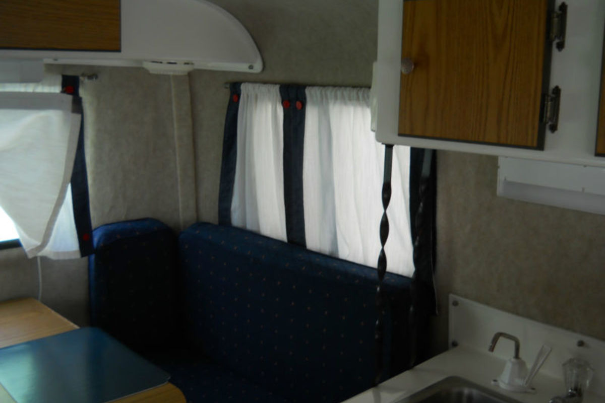 2000 SCAMP FIBERGLASS, 4