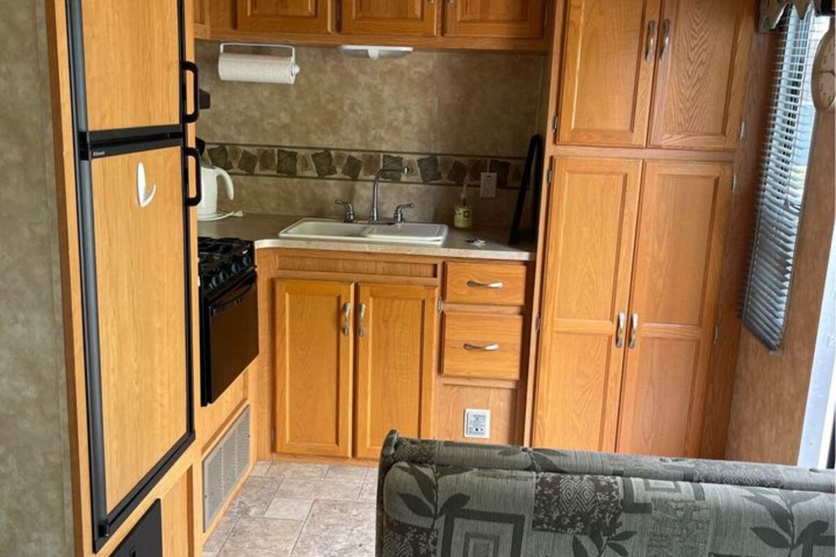 2007 Coachmen - Spirit of America 23 FKS, 9