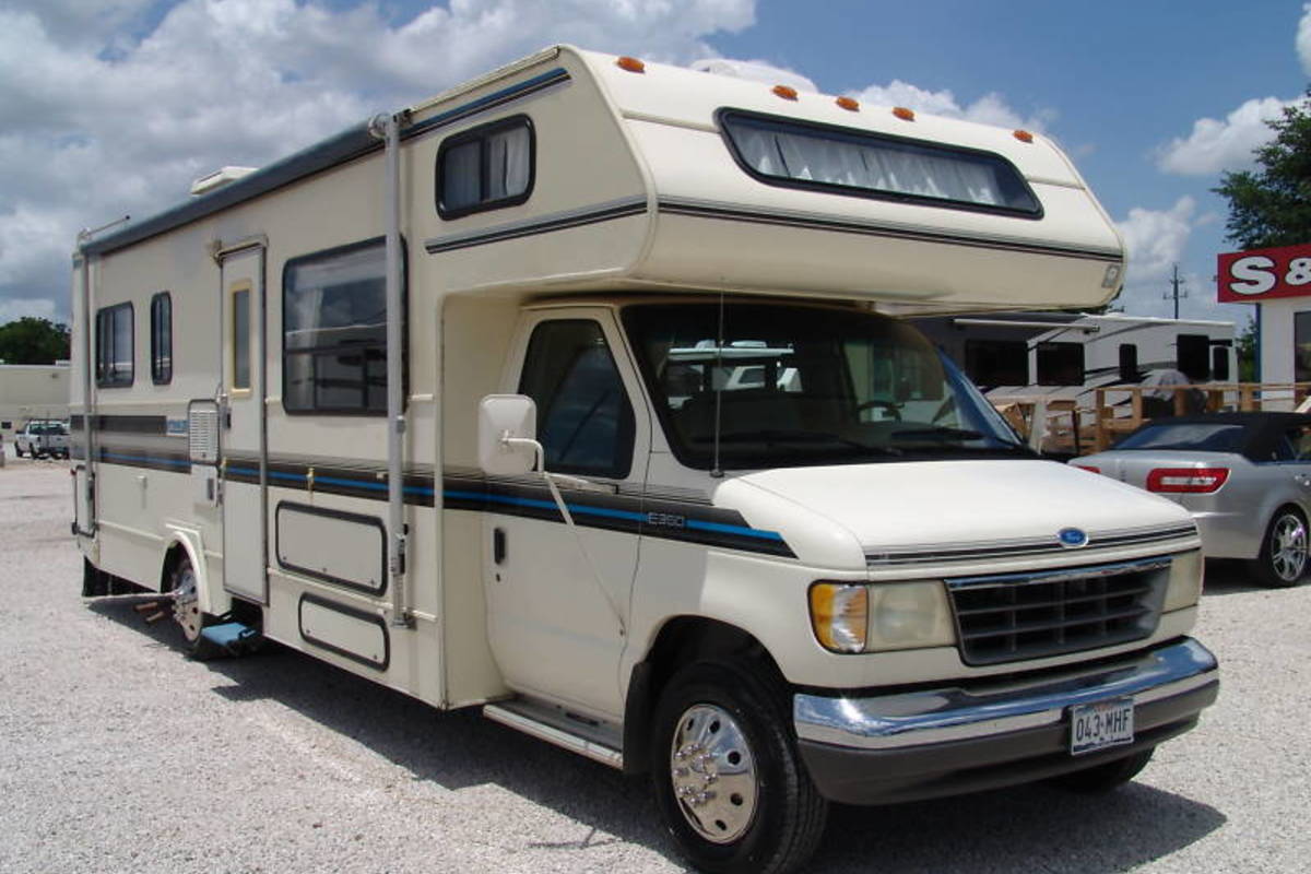 1993 OUTDOOR INN, 3