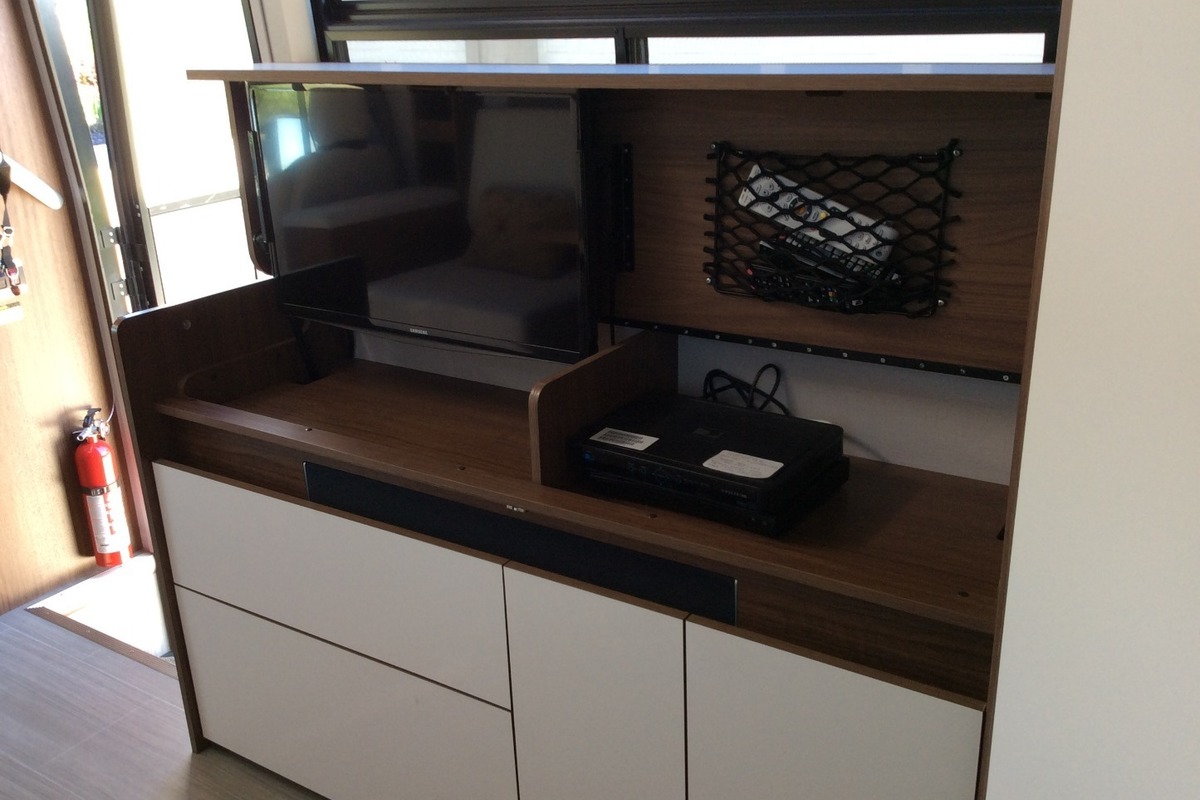 2017 Triplee Leisure Van Wonder Murphy Bed in Latrobe, CA